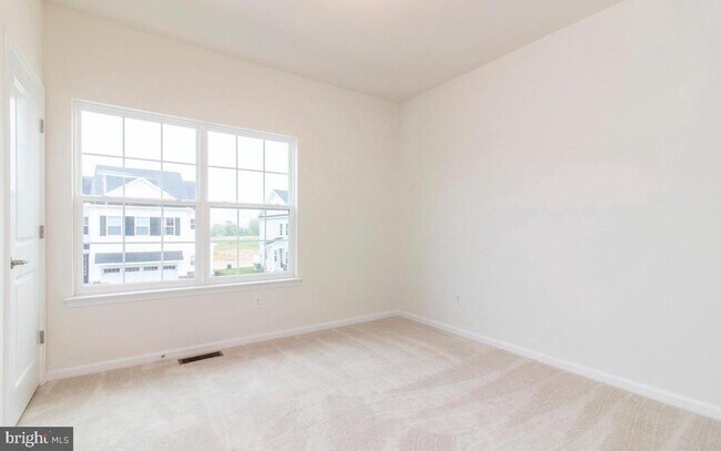 Building Photo - 128 Golden Vale Dr