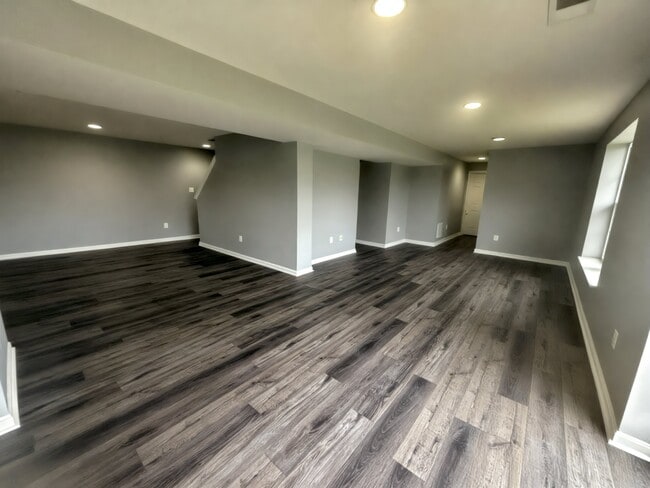 Building Photo - 15024 Burgandine Ave