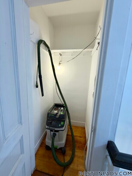 Building Photo - 45 N Beacon St