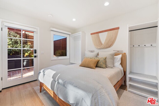 Building Photo - 11314 Homedale St