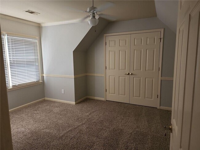 Building Photo - 606 Villa Estates Ln
