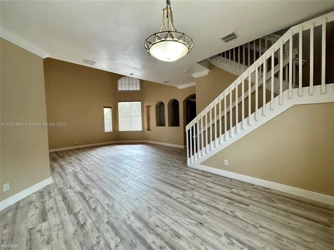 Building Photo - 4 br, 3 bath House - Bellagio At Vizcaya