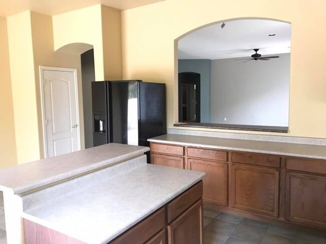 Building Photo - 3-bedroom in gated community w/community pool