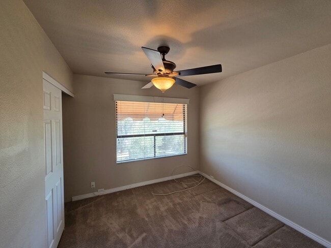 Building Photo - 1809 E Frier Dr