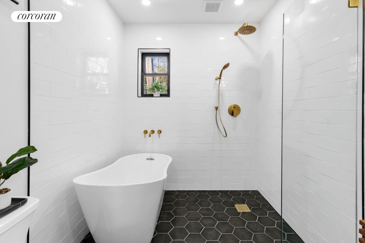 Building Photo - 17 Oceanview Rd