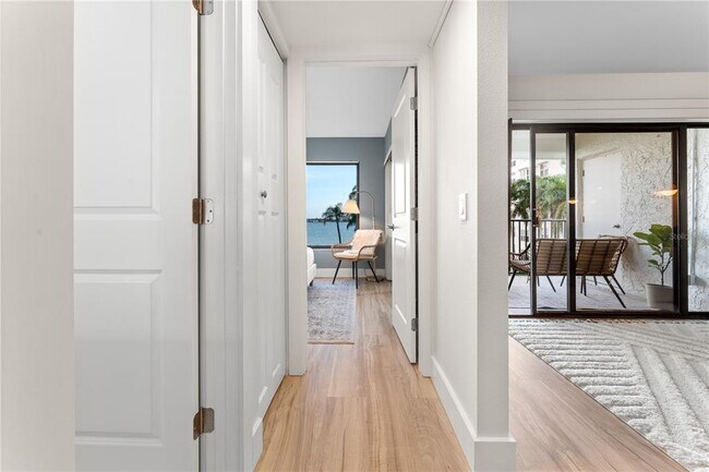 Building Photo - 6287 Bahia Del Mar Cir N