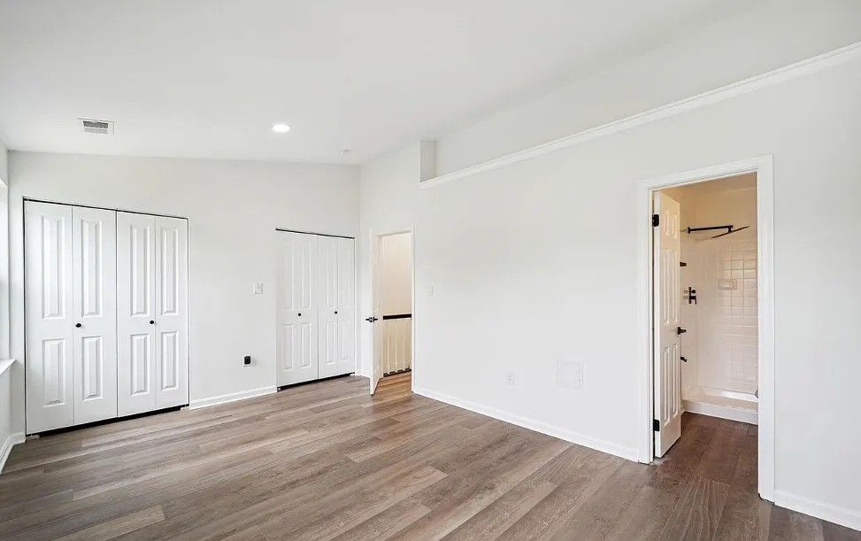 Building Photo - 10611 Campus Way S