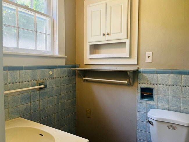 Building Photo - Beautiful 4 bedroom 2 bathroom home in Lagrange! Must see!