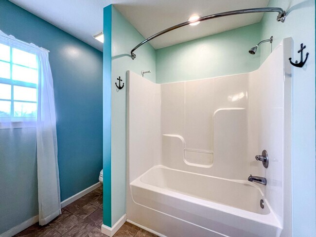 Building Photo - 3 Bed / 2.5 Bath Home with Fenced Backyard, Garage & Extra Storage