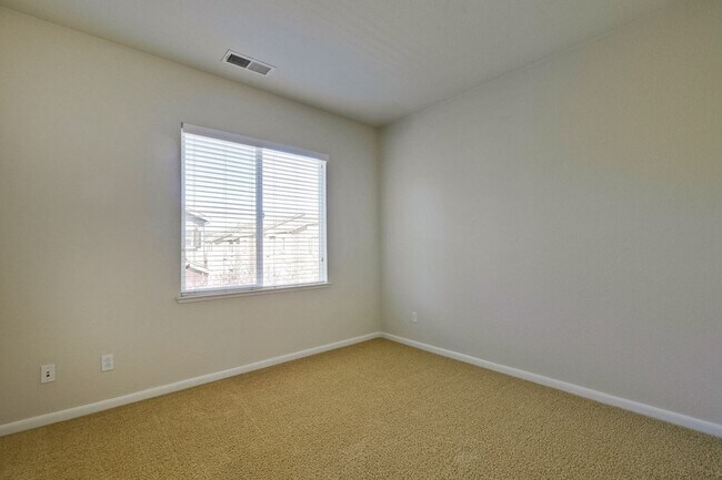 Building Photo - Wow! What a Great Home! Available Now!