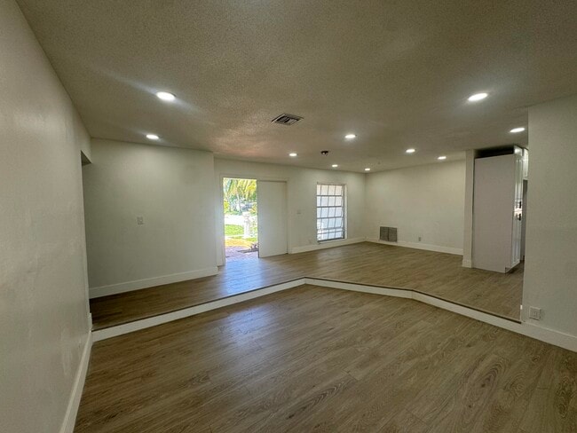 Building Photo - 6260 SW 6th St