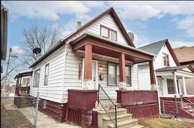 Building Photo - 1225 W Keefe Ave