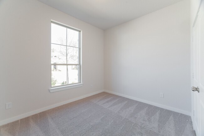 Building Photo - 17138 Crimson Crest Dr