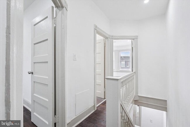 Building Photo - 5551 Addison St