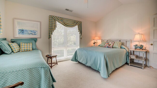 Building Photo - 38 Leeward Ct