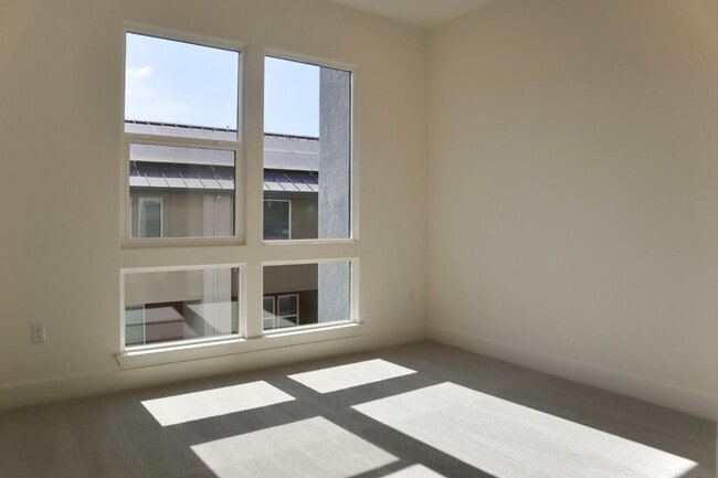 Building Photo - State of the Art Condo located in Fremont! – Metro West Community!