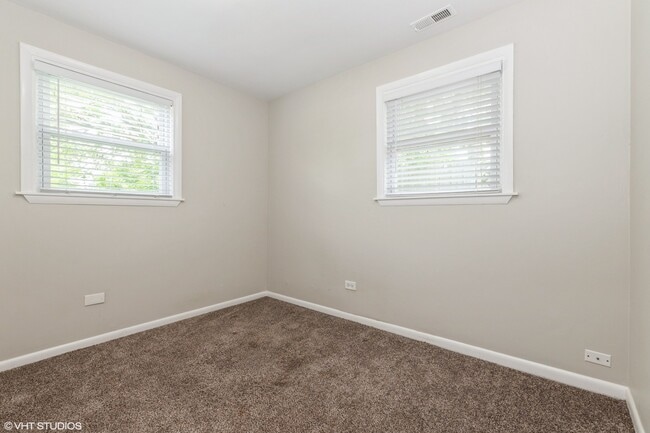 Building Photo - 21429 S 80th Ave