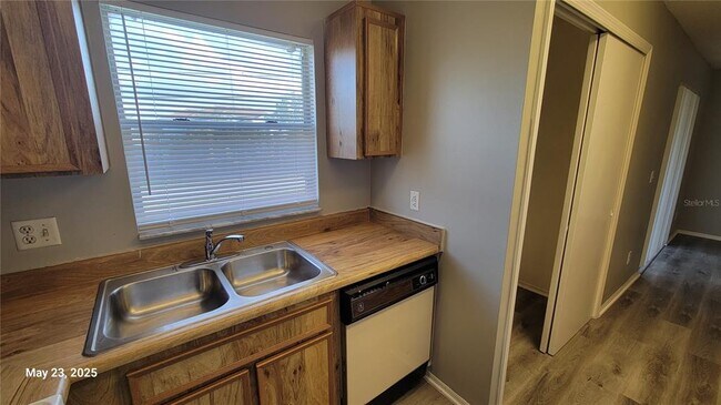 Building Photo - 4338 Pershing Pointe Pl
