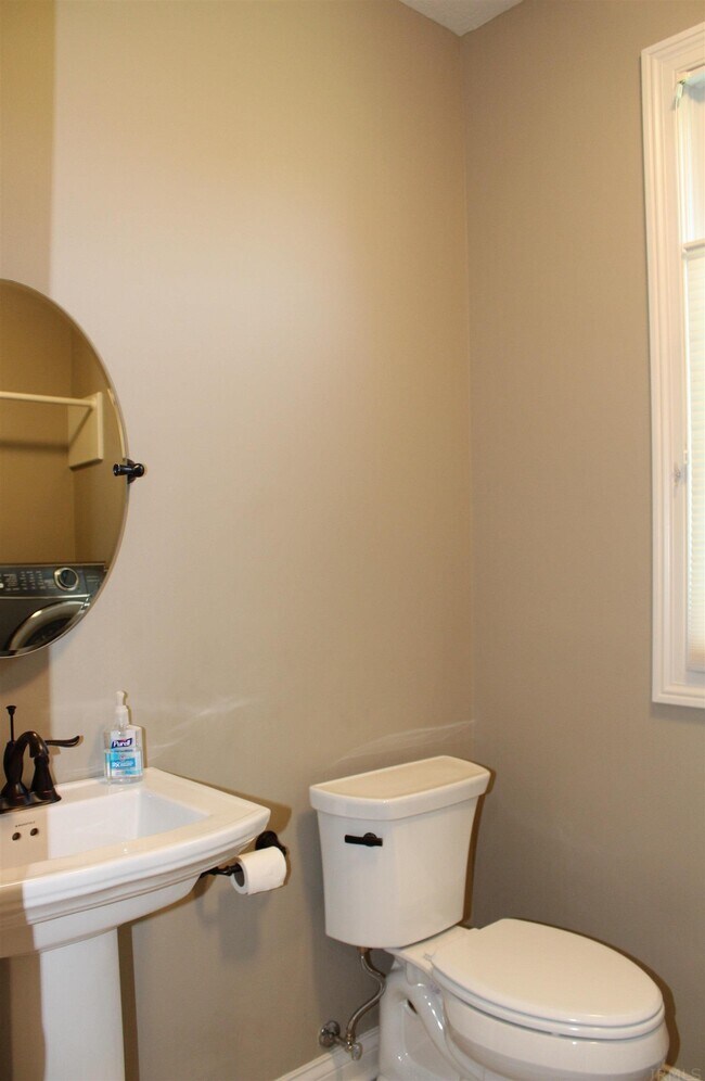 Building Photo - 10632 Lantern Bay Cove