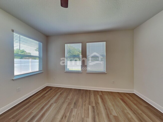 Building Photo - 1134 Heavenly Dr