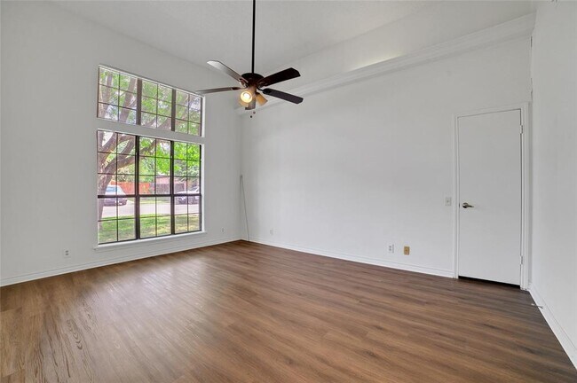 Building Photo - 601 Cedar Ridge Dr