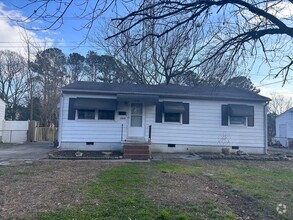 Building Photo - 3 Bedroom 1 Bath Rental Home in Newmarket ...