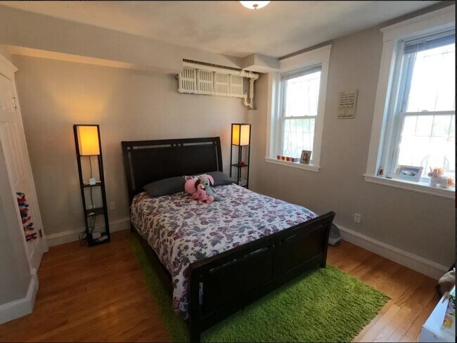 Primary Photo - 238 S Huntington Ave