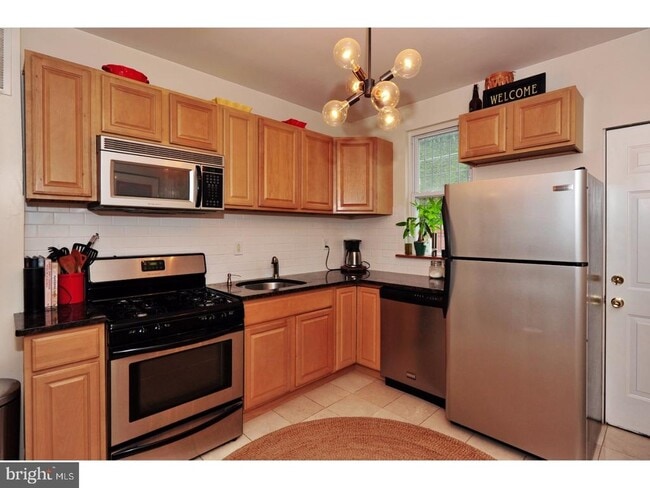 Building Photo - 728 S Smedley St