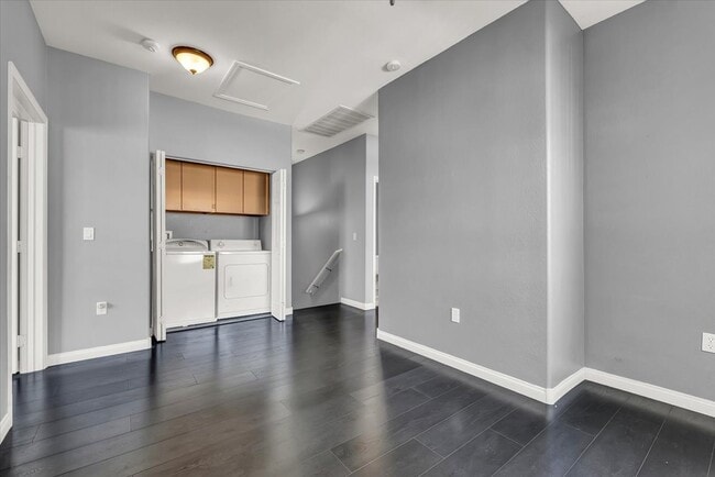 Building Photo - 9303 Gilcrease Ave