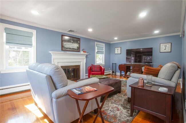Building Photo - 470 Elmgrove Ave