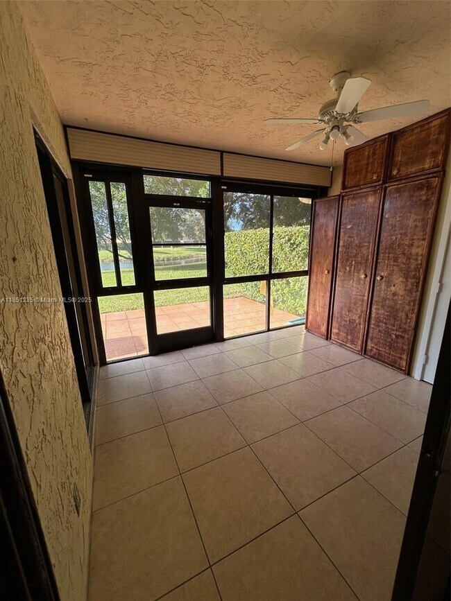 Building Photo - 6838 Bridlewood Ct