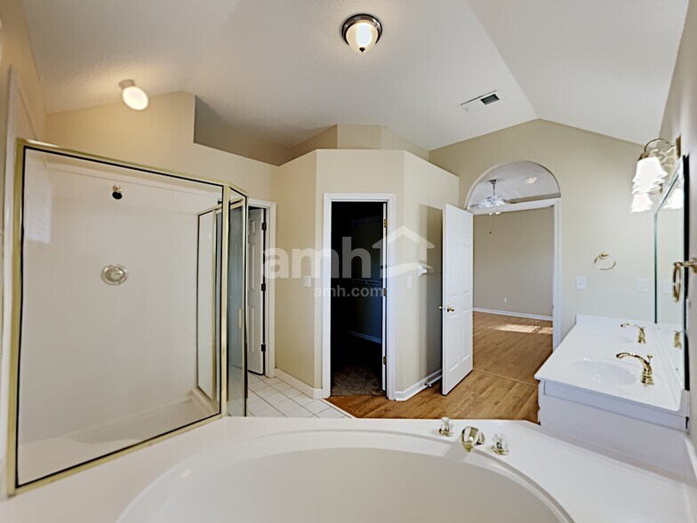 Building Photo - 6646 Raner Cv