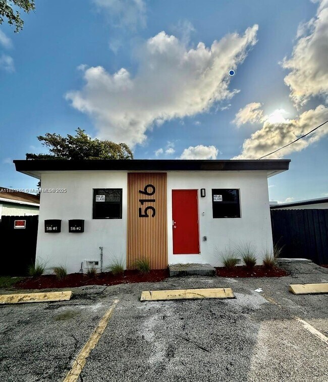 Primary Photo - 516 NW 2nd Ave