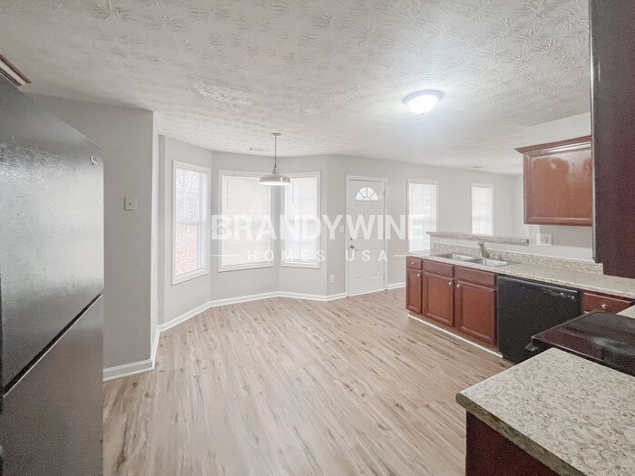 Building Photo - 980 Brigade St