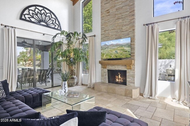 Building Photo - 6198 N 28th Pl