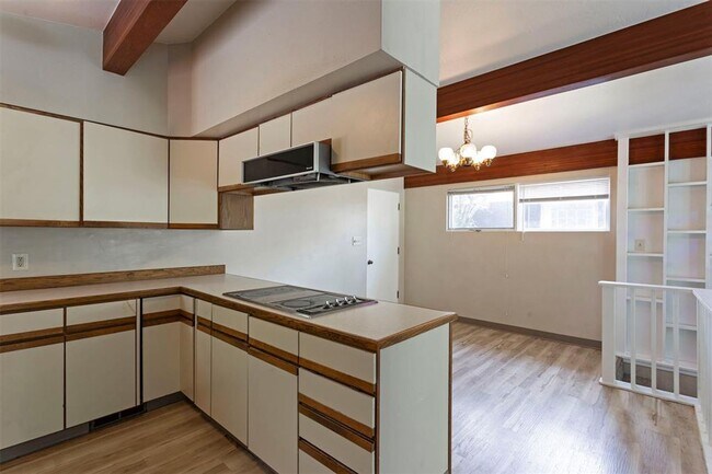 Building Photo - 640 Woodworth Ave