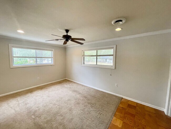 Building Photo - Palo-1436  Kimwood Dr