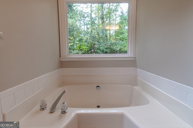 Building Photo - 705 Oxford Crest Ct NW