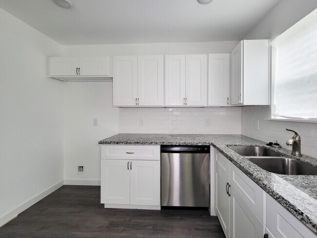 Building Photo - 8122 Sterlingshire St