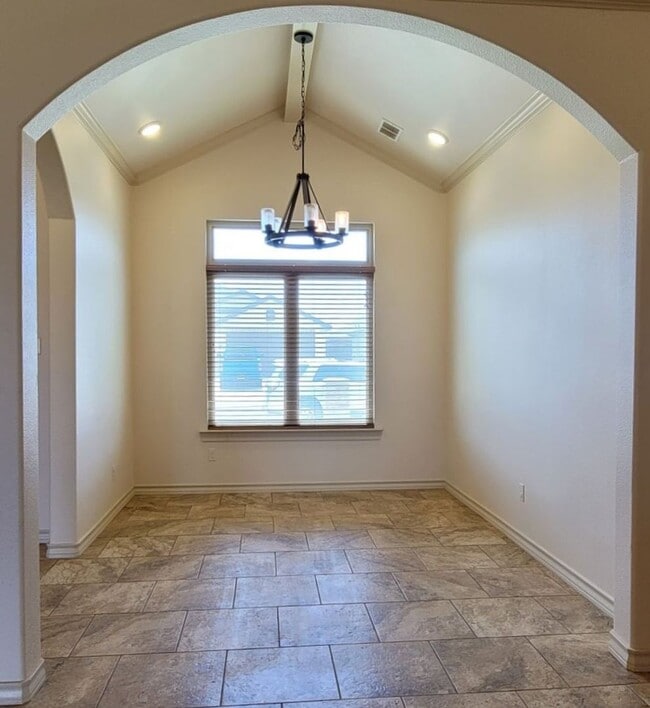Building Photo - SPACIOUS 3/2/2 HOME CLOSE TO THE MEDICAL DISTRICT AND TEXAS TECH