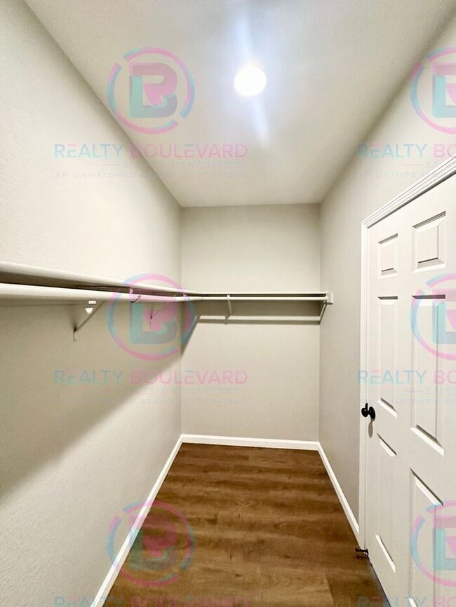 Building Photo - South Meadows 3-Bedroom 2 Bath Home New paint and Carpet Mt. Rose Views & Covered Patio