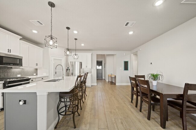 Building Photo - 1735 Harvest Lake Dr