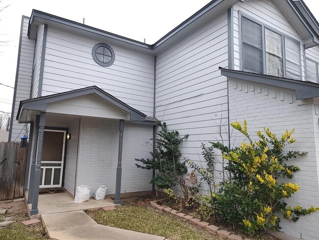 Building Photo - 1210 Gingerlily Cove