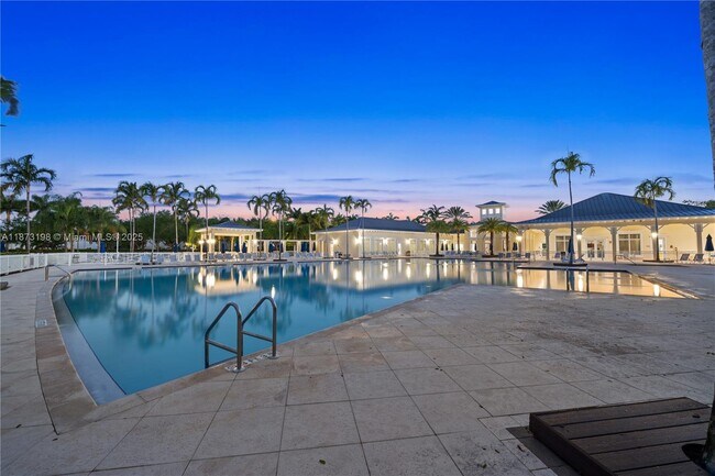 Building Photo - 3114 SE 3rd Dr