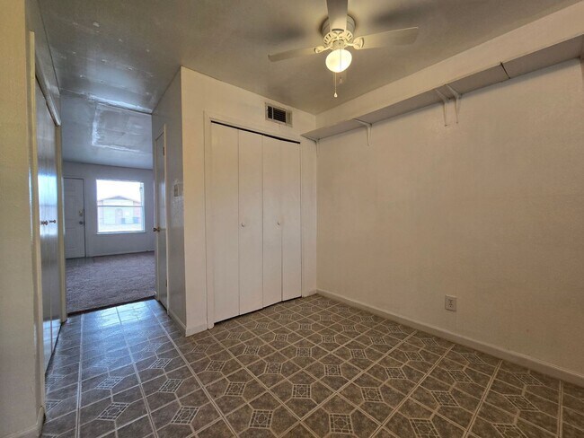 Building Photo - 1305 Quail Cir