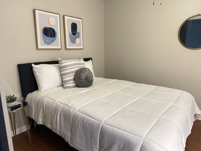 Building Photo - 800 Town and Country Blvd