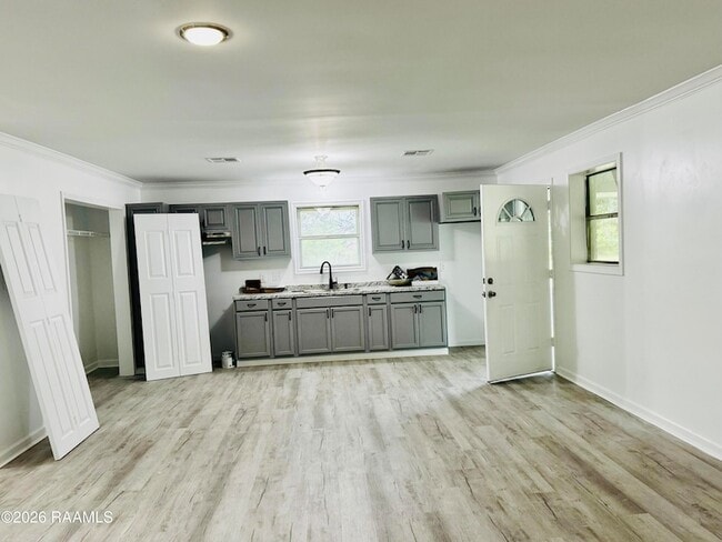 Building Photo - 1118 LA-357