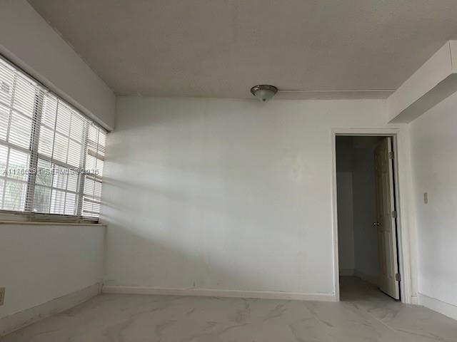 Building Photo - 1430 NE 170th St