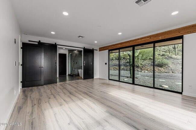 Building Photo - 6111 Victoria Dr