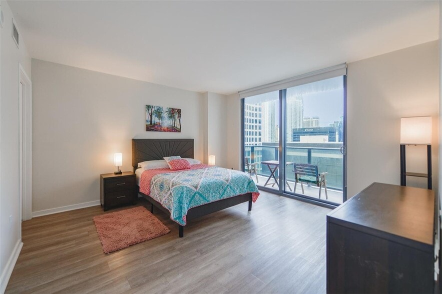 Building Photo - 31 SE 6th St